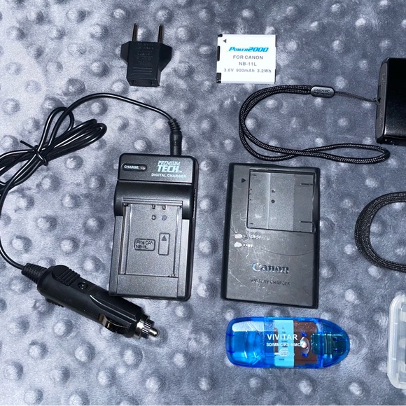 Canon PowerShot ELPH 360 HS Camera + Accessories - Picture 14 of 16